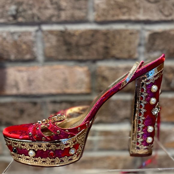 Azalea Wang Aline Gemstone Platform Sandal w/ Ankle Strap - Picture 10 of 11